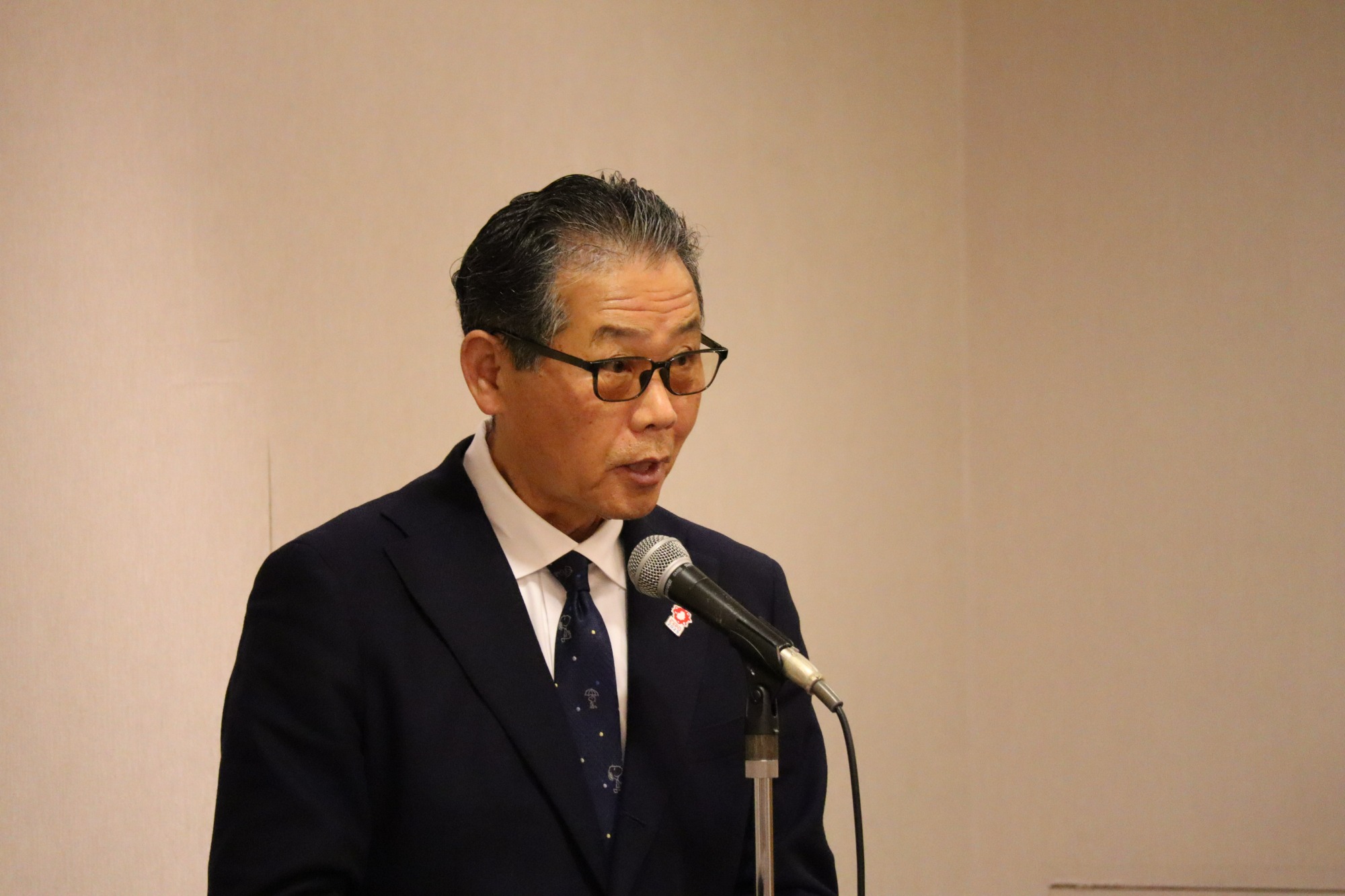 司会：讃岐富男 副専務理事